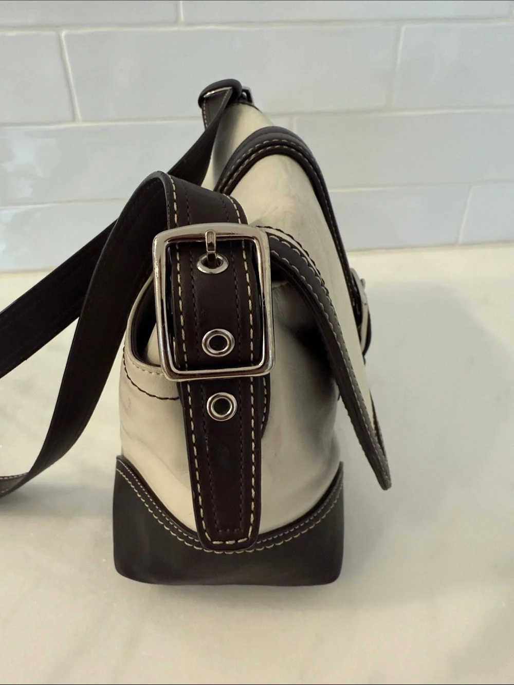 Y2K Coach Hampton Flap Two-Tone White and Dark Brown Leather No E0787-F11196 Bag